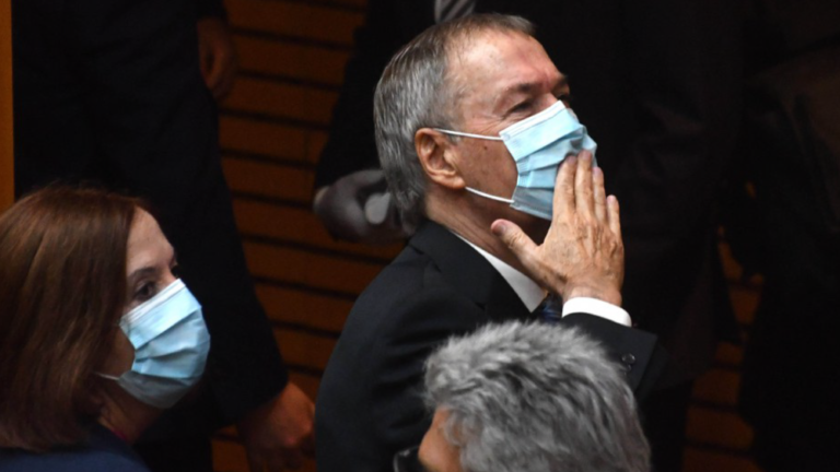 Schiaretti será operado de un quiste en un riñón