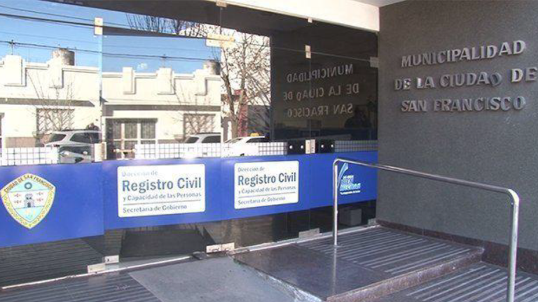 Vive un calvario tras la muerte de su padre