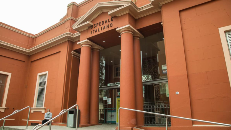 Villa del Rosario: un arco de fútbol cayó encima de un niño