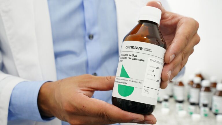 ANMAT autoriza aceite de cannabis argentino