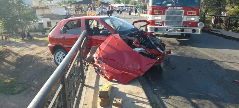 Accidente en el puente carretero de Cosquín