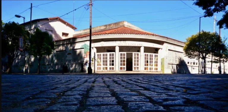 Maestra denunciada por acosar a sus alumnos