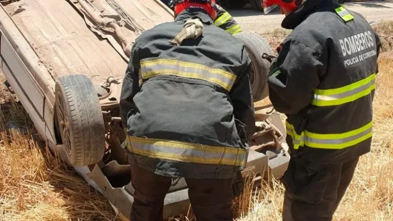 Volcó sobre la Ruta 9 y murió