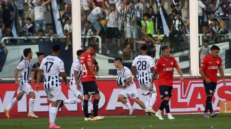 Talleres venció a Independiente y clasificó a Copa Libertadores