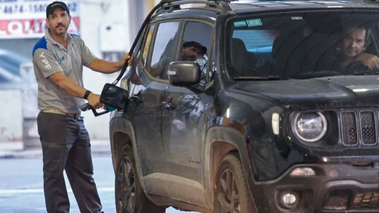 Aumento en nafta previo a la asunción de Milei