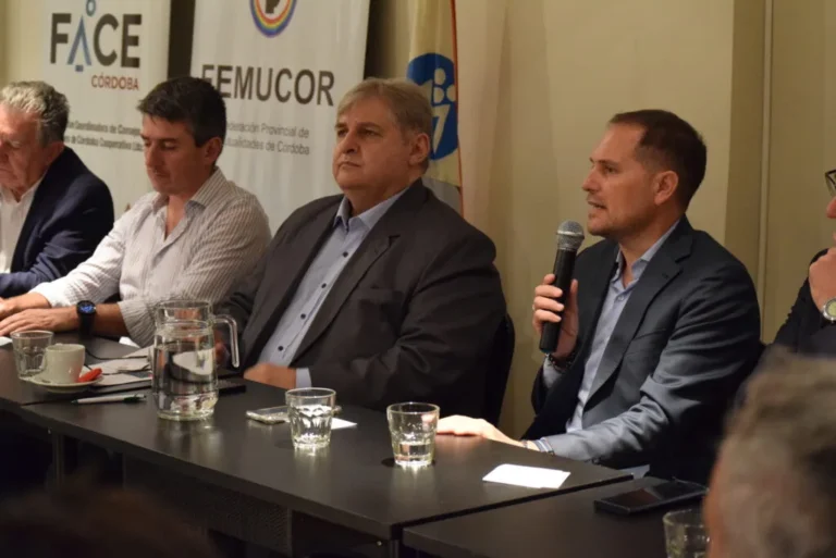 El ministro Gill y la economía social