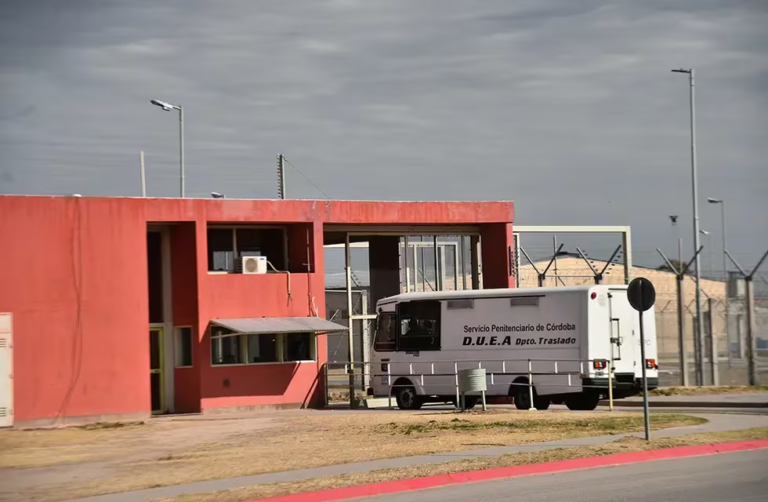 Camión con contrabando en Bouwer