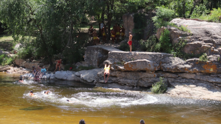 Rescataron a un bebé que se estaba ahogando en Carlos Paz