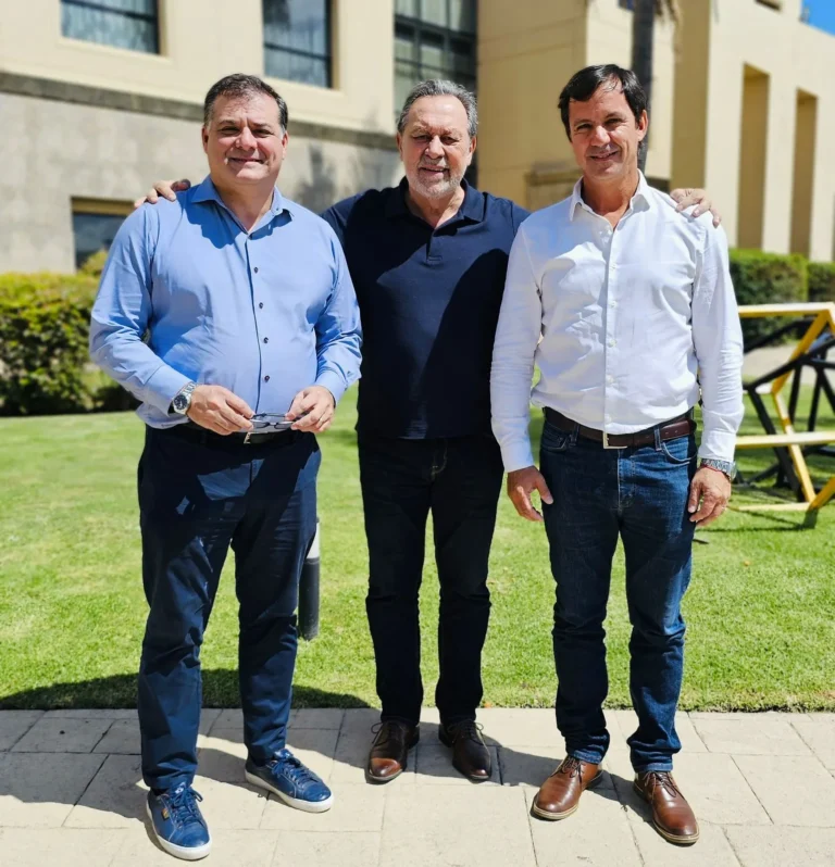 Reunión de Capitani con Santos y Valdomero