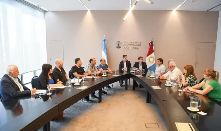 Provincia llega a acuerdo con gremios