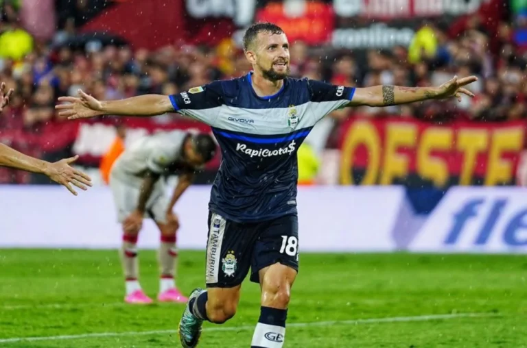 Gimnasia le ganó a Colón en el partido desempate por el descenso.