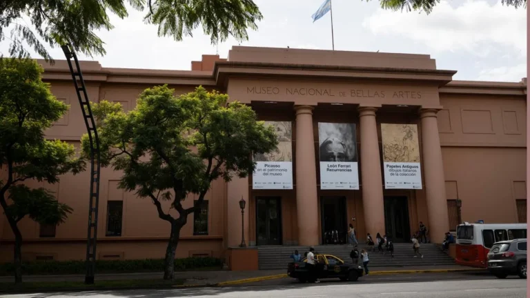 Museos nacionales abren a pesar de protesta