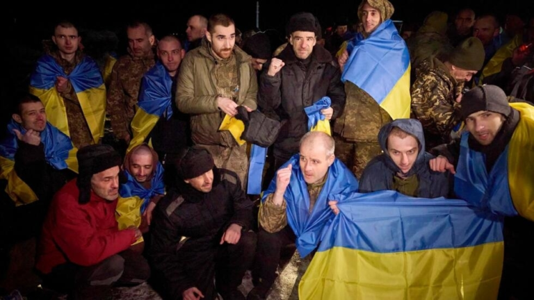 Rusia y Ucrania intercambian prisioneros 