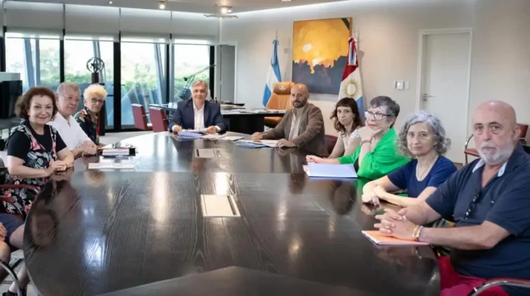 Llaryora garantiza programas culturales en Córdoba