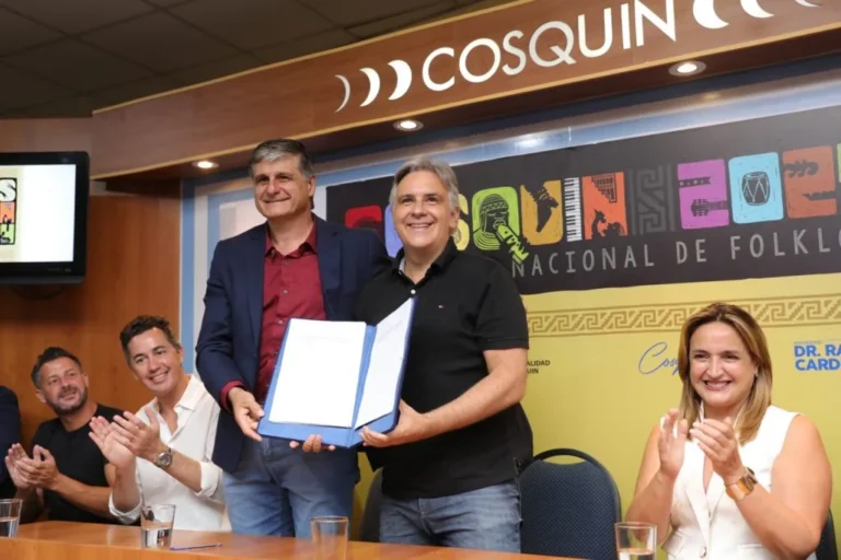 Llaryora aporta para el Festival de Cosquín