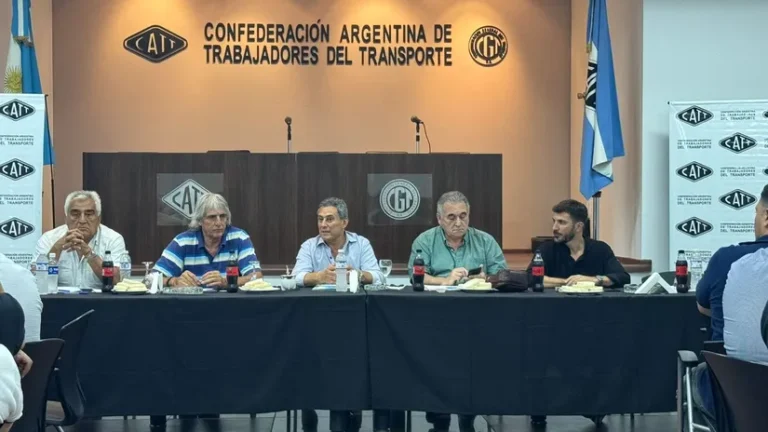 Gremios de transportes se suman al paro de la CGT