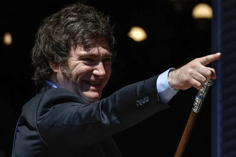 Milei volará a la Antártida