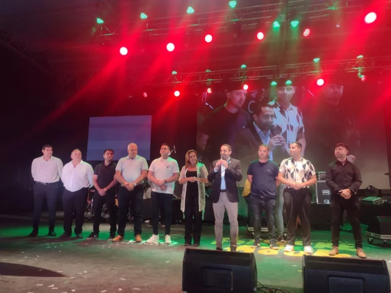 Tercera noche del Festival de Folklore en el Agua