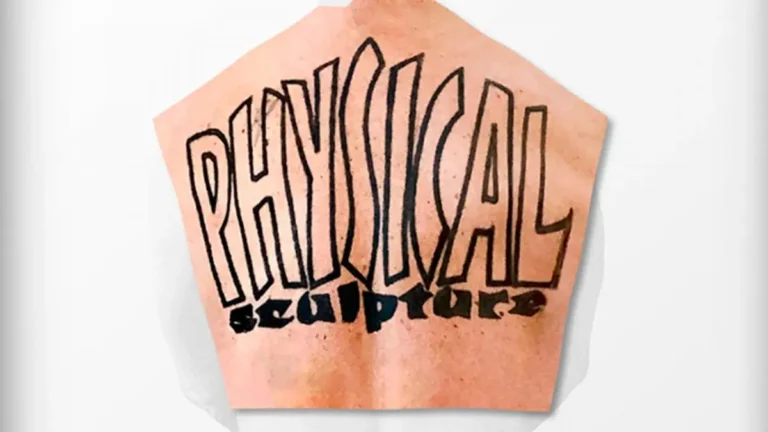 Artista subastará partes de su piel tatuada para transformarlas en obras de arte