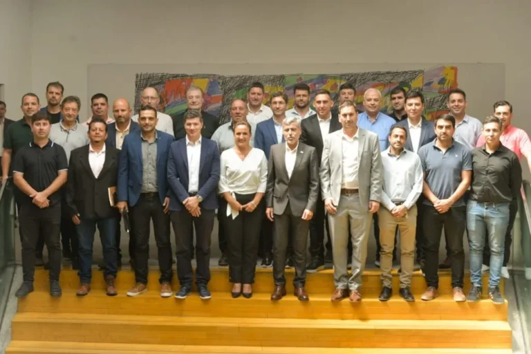 Prunotto y Quinteros se reunieron con intendentes de Río II