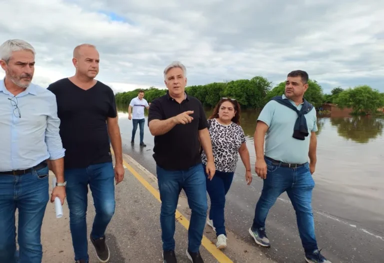 Llaryora recorrió La Para tras el temporal