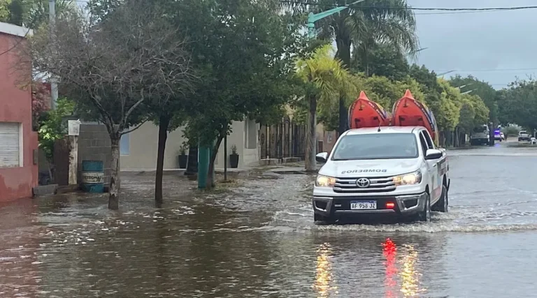 Evacuados por inundaciones en La Para