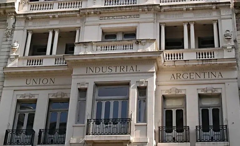 La UIA criticó la importación de alimentos