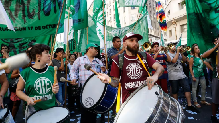 Nuevo aumento a los empleados estatales