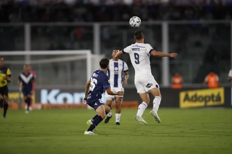 Talleres venció a Vélez