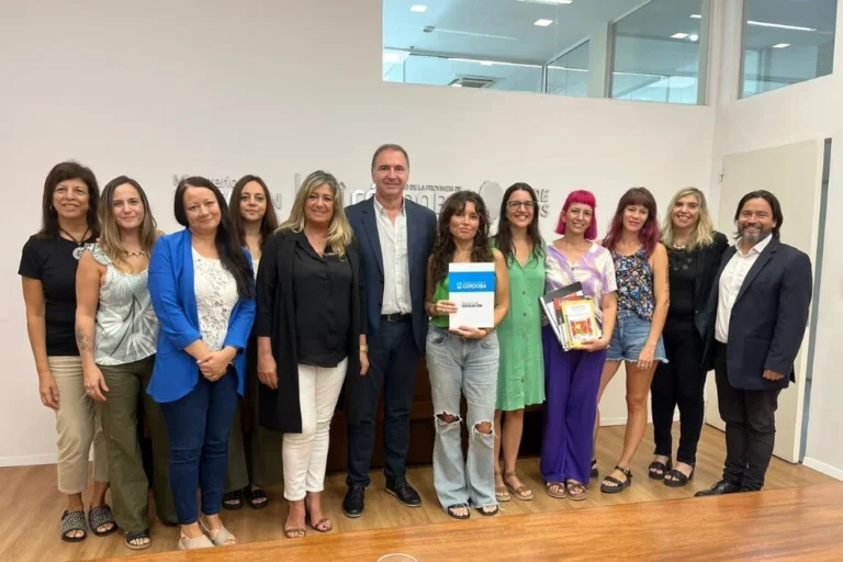 Convenio entre Educación y Abuelas de Plaza de Mayo