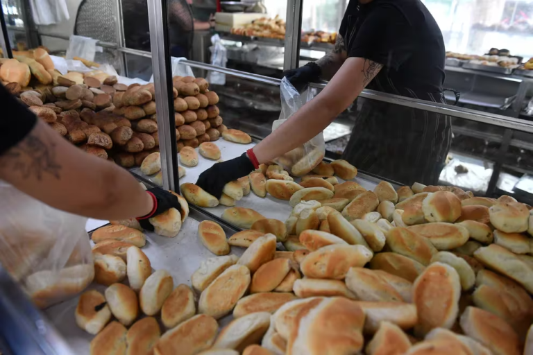 El Gobierno eliminará el Fideicomiso del Trigo, que controla el precio de la harina