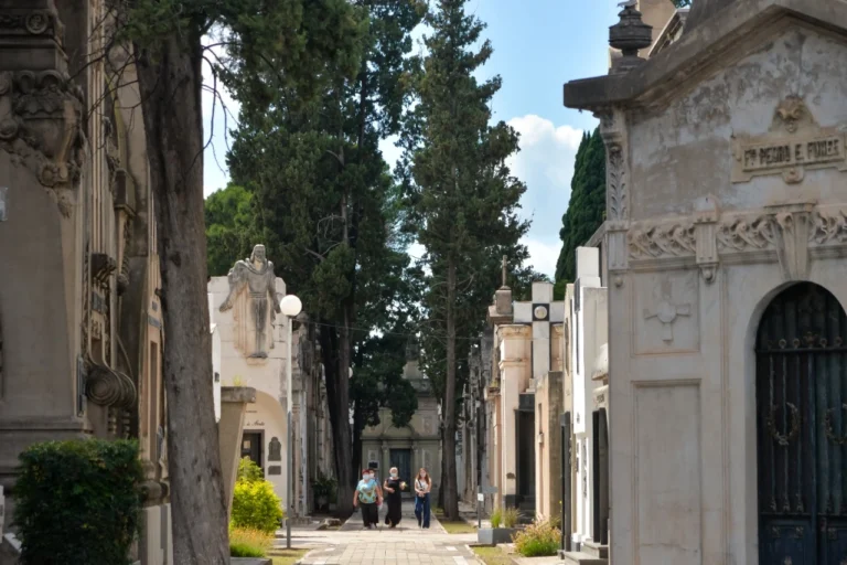 El Cementerio San Jerónimo propone visitas guiadas