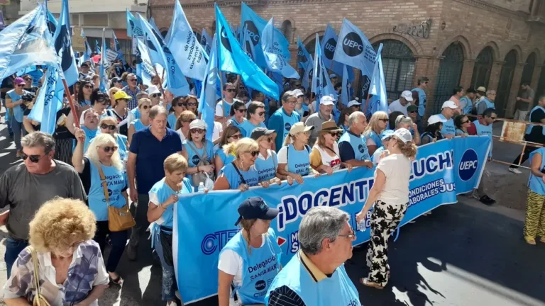 UEPC levantó el paro de mañana