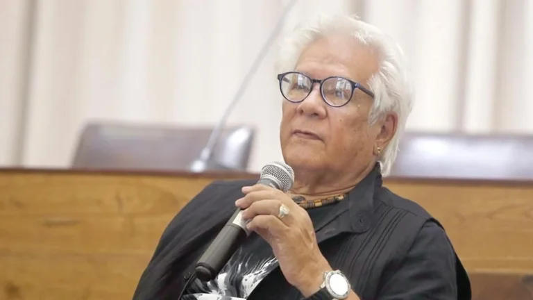 Víctor Heredia fue internado de urgencia