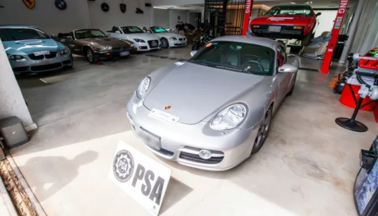 Allanamientos y secuestro de autos de lujo 