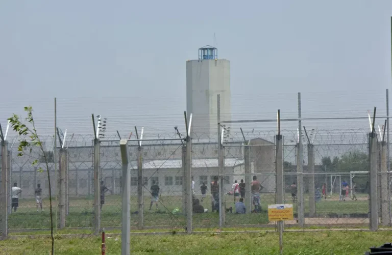 Detienen a otro guardiacárcel por drogas 