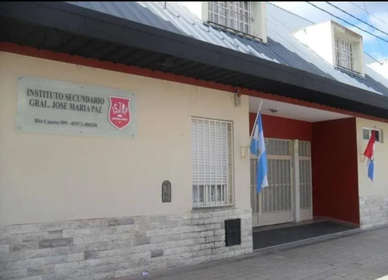 Colocaron una bomba en un secundario