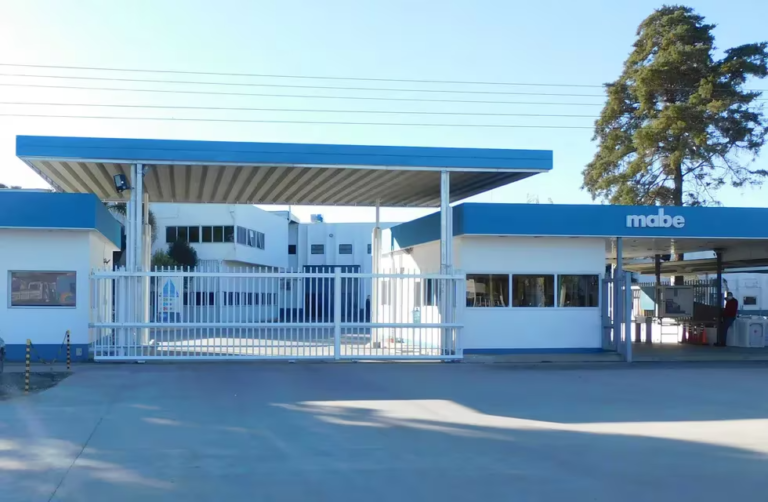 La planta de Mabe anunció una reducción de personal drástica en Luque