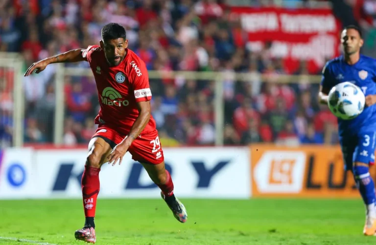 Belgrano derrota a Unión 2-1 en la Copa de la Liga