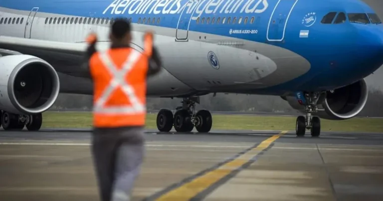 Aerolíneas Argentinas reduce vuelos desde Córdoba
