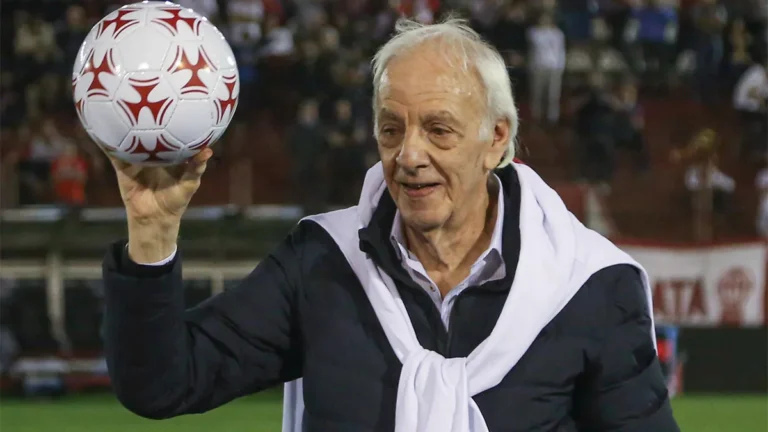 Internaron a César Luis Menotti