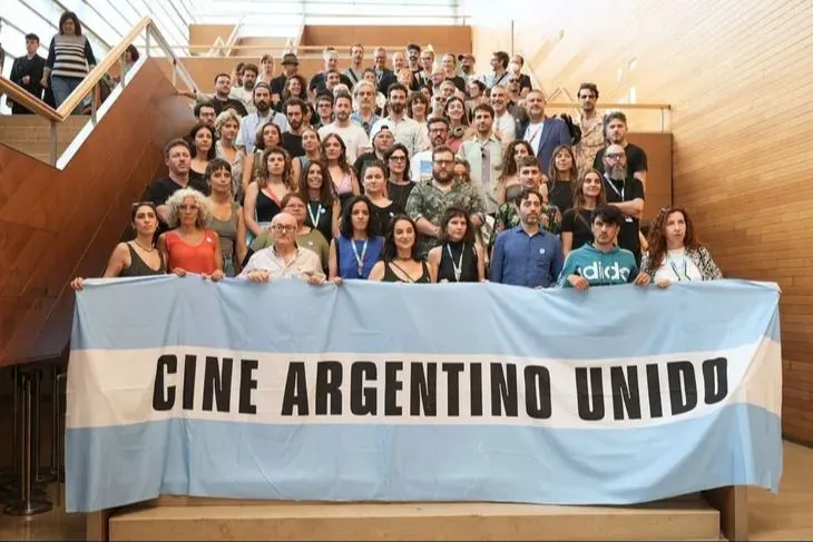 Cineastas argentinos protestaron en Cannes contra los recortes del Gobierno