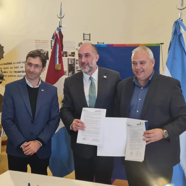 Firman convenio para modernizar administración municipal