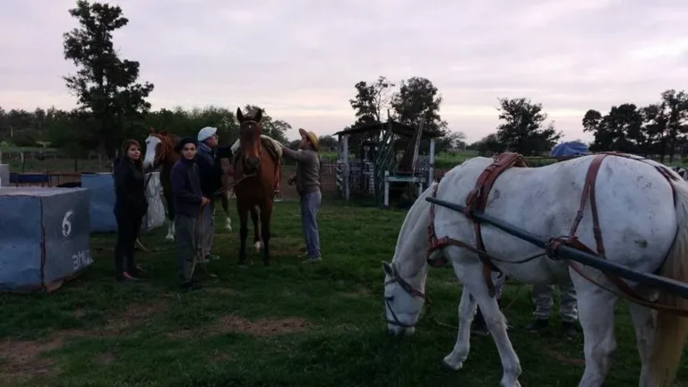 Estudiantes de Villa del Rosario participaron de una cabalgata solidaria