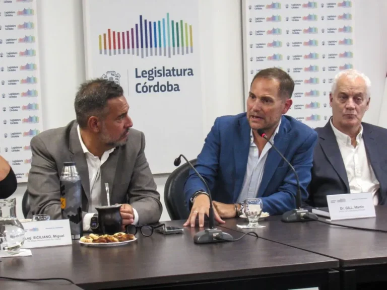 Ministro Gill lanza Consejo Asesor de Cooperativas 