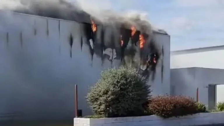 Un incendio destruyó una fábrica en Villa María