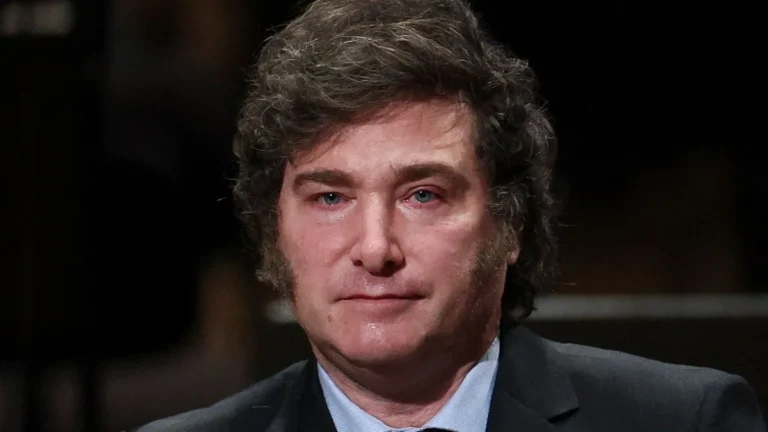 Milei culpó al Senado por la suba del dólar