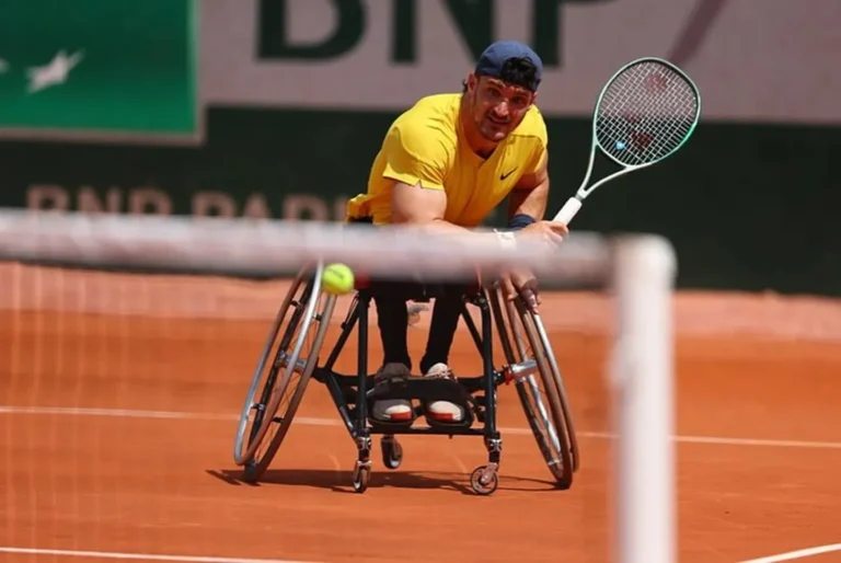 Gustavo Fernández cae en Roland Garros