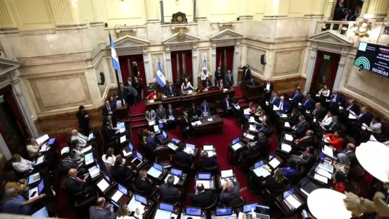 Los senadores pasarán a cobrar $8 millones por mes