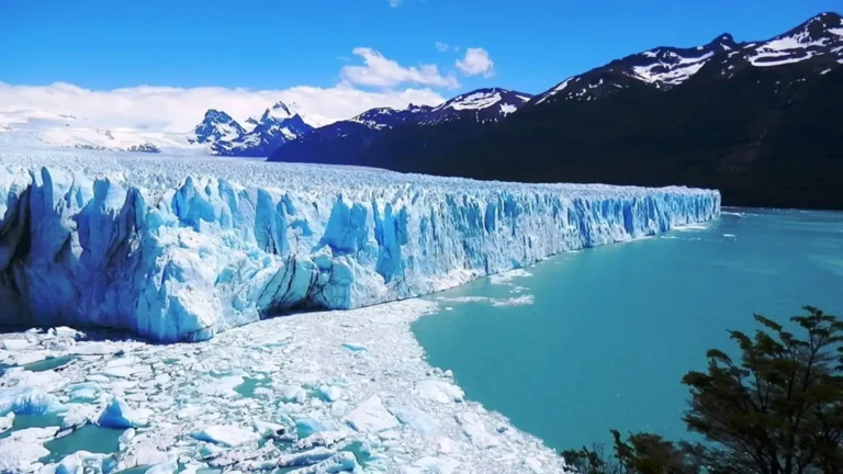 Detectaron hidrocarburos en el Perito Moreno 